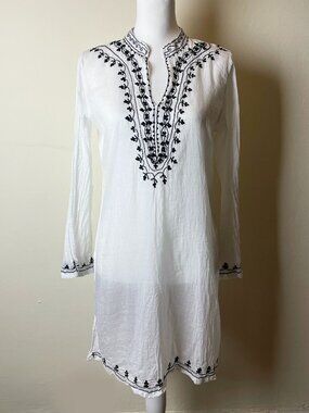 Beach Pineapple Cove White Black Embroidered Tunic Swim Coverup | Size Small EUC